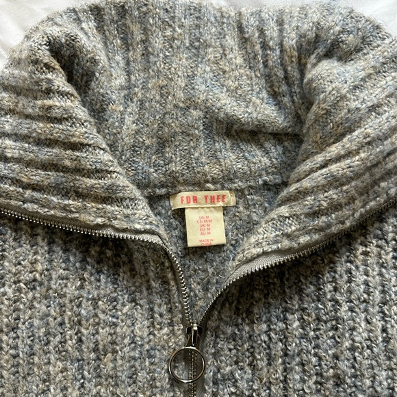 Blueish gray sweater, quarter zip turtle neck, warm - Picture 2 of 3